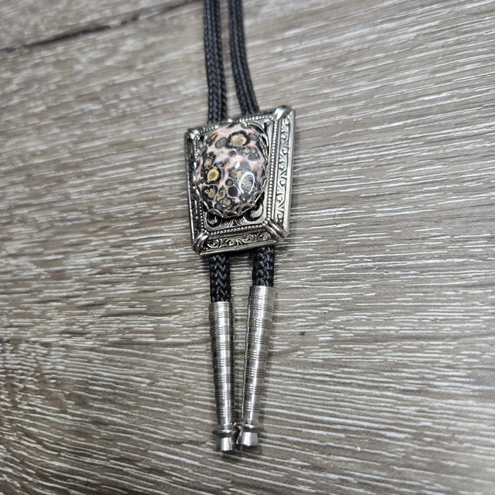 Vintage Western Leopard Skin Jasper Bolo Tie Silver Tone Filigree Black Cord